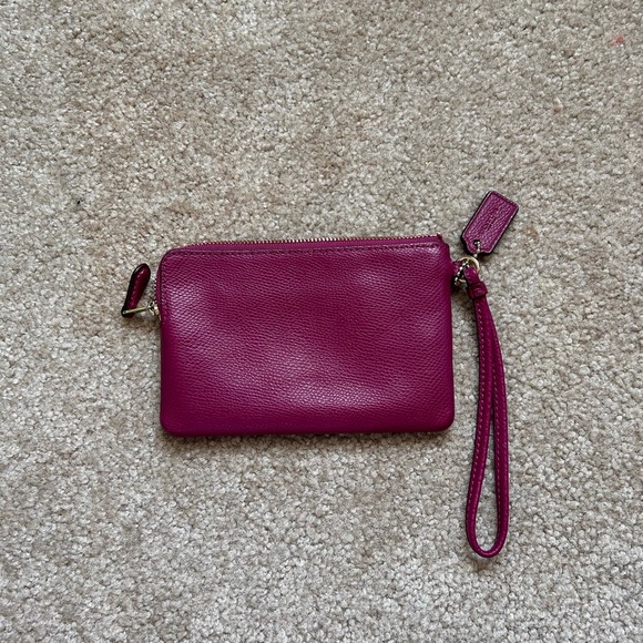 Coach leather wristlet- Magenta - Picture 2 of 6